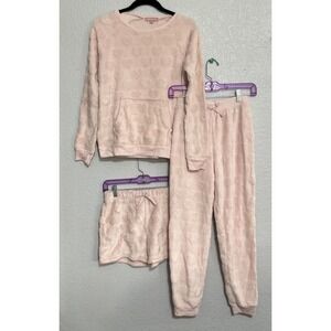 BCBG Girls Pink Fleece w/Raised Hearts Pajama Set:‎ Top, Shorts & Pants - SZ L